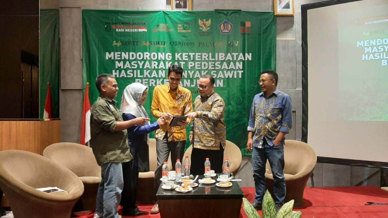 FGD Sawit Berkelanjutan: Encouraging Villagers to Involve and Produce Sustainable Palm Oil